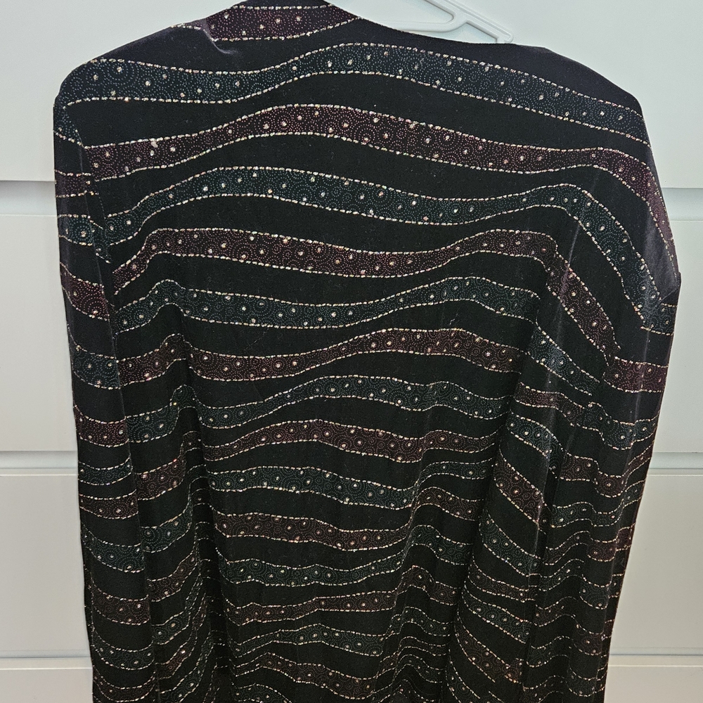 Striped Button-Up Blouse - Picture 4 of 6
